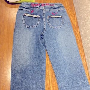 Women’s size 2 Apple Bottom jeans.